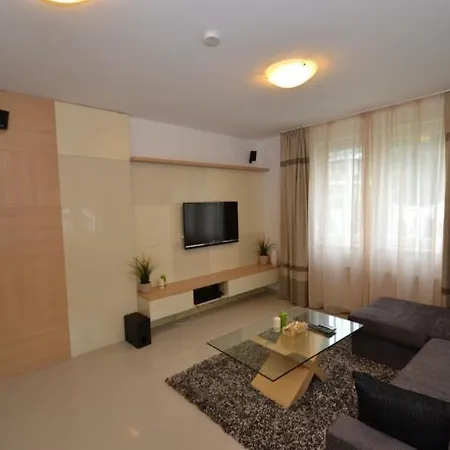 Hannah Apartment *